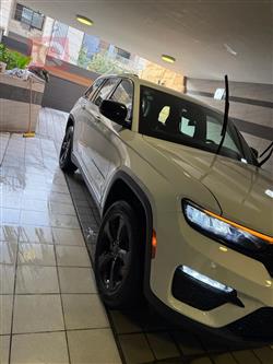 جیپ گراند شیرۆکی